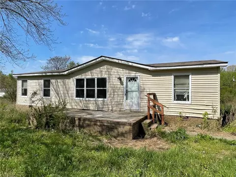 607 Barkers Creek Rd, Honea Path, SC 29654 photo 2