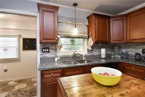 105 Townsend Dr, Easley, SC 29640 photo 14