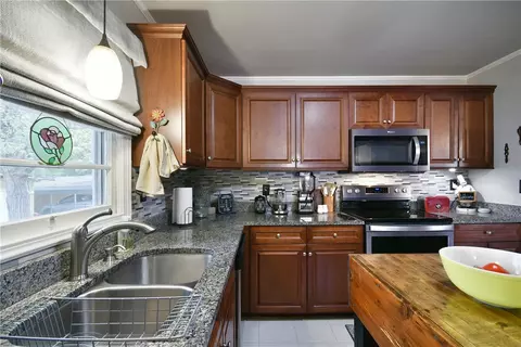 105 Townsend Dr, Easley, SC 29640 photo 12