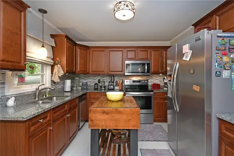 105 Townsend Dr, Easley, SC 29640 photo 11