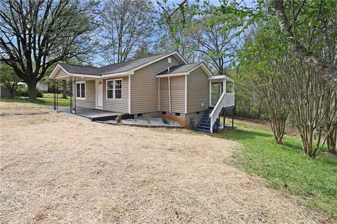 533 Chastain St, Central, SC 29630 photo 1