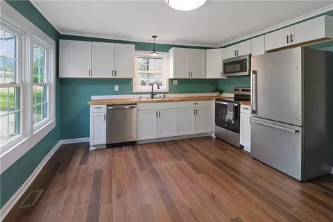 533 Chastain St, Central, SC 29630 photo 8