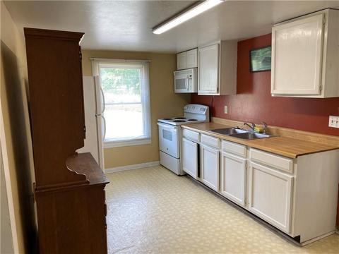 140 Moore St, Central, SC 29630 photo 4