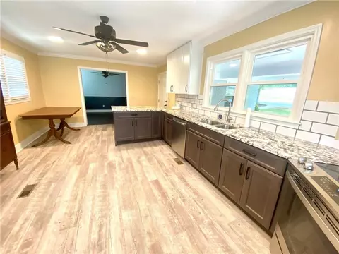 431 Gaines St, Central, SC 29630 photo 8