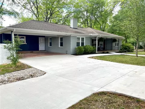431 Gaines St, Central, SC 29630 photo 1