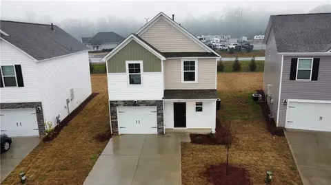414 Seaborn Cir, Pendleton, SC 29670