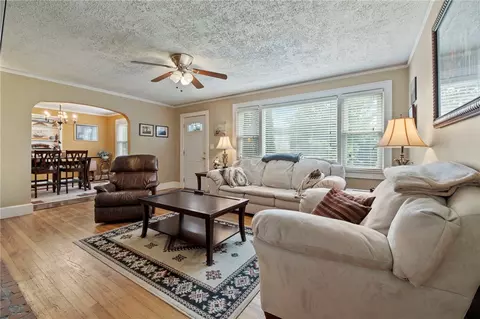 337 Cherry St, Pendleton, SC 29670 photo 4