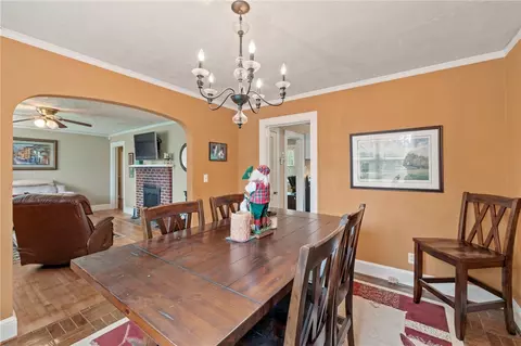 337 Cherry St, Pendleton, SC 29670 photo 2