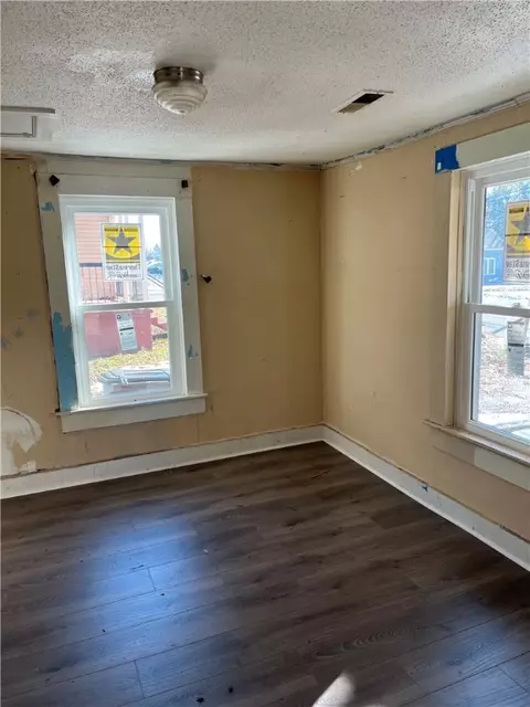 811 E Main St, Seneca, SC 29678 photo 5