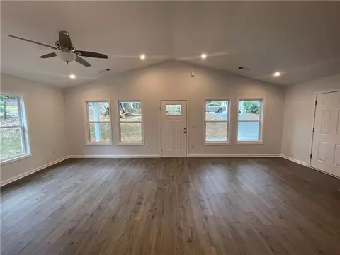 229 N Oak St, Walhalla, SC 29691 photo 4