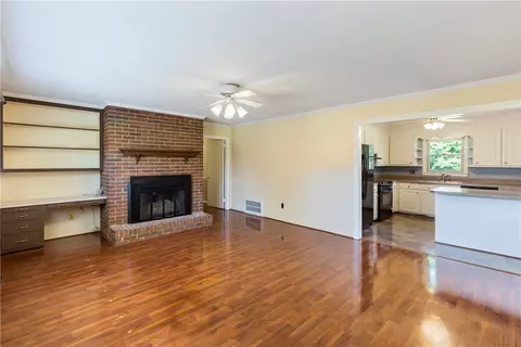 135 Pineview Dr, Easley, SC 29642 photo 7