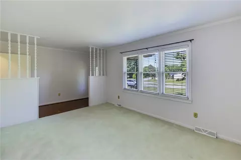 135 Pineview Dr, Easley, SC 29642 photo 15