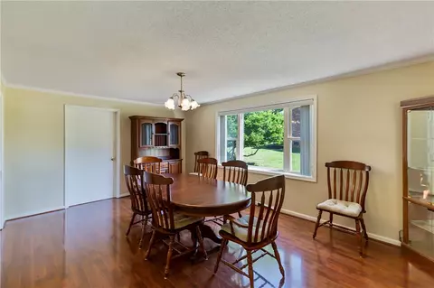 135 Pineview Dr, Easley, SC 29642 photo 3