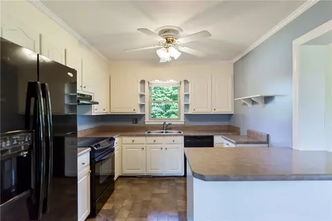 135 Pineview Dr, Easley, SC 29642 photo 10