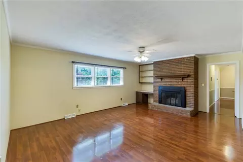 135 Pineview Dr, Easley, SC 29642 photo 6