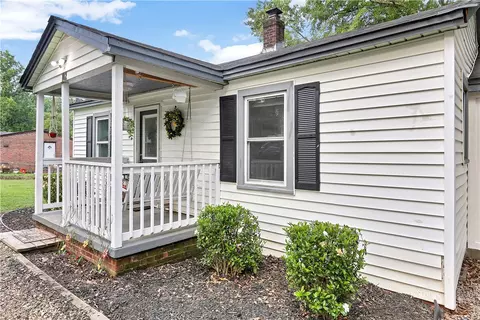 102 Walker St, Easley, SC 29640 photo 2