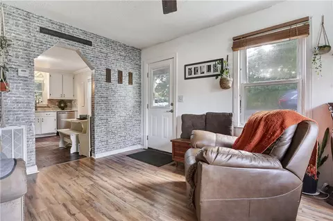 102 Walker St, Easley, SC 29640 photo 8
