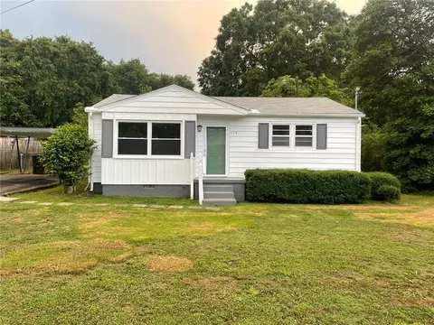 117 W 3rd Ave, Easley, SC 29640 photo 4