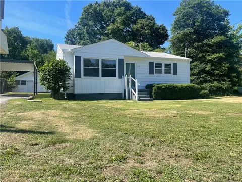 117 W 3rd Ave, Easley, SC 29640 photo 3