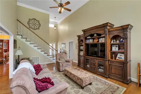 176 Upper Lake Dr, Easley, SC 29640 photo 5