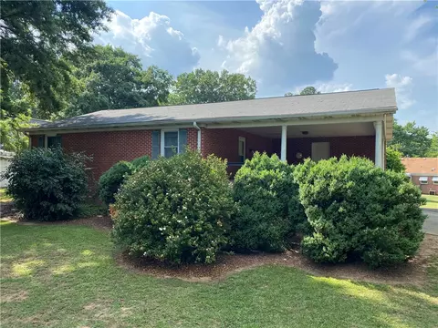 2 Lone Oak Dr, Honea Path, SC 29654 photo 1