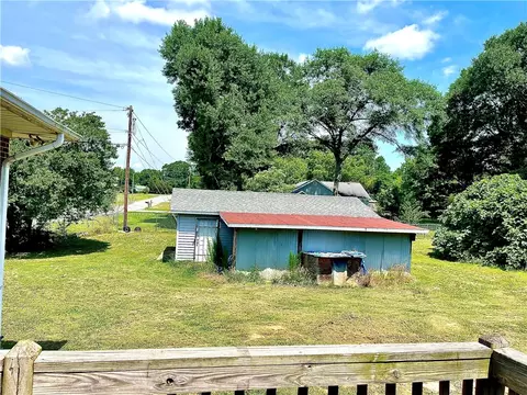 615 Hayes Rd, Starr, SC 29684 photo 6