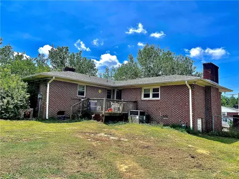 615 Hayes Rd, Starr, SC 29684 photo 3