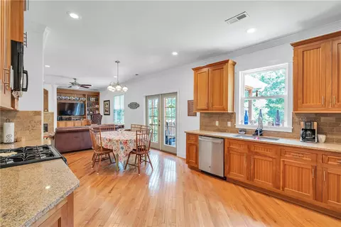 242 Hallmark Cir, Easley, SC 29640 photo 7