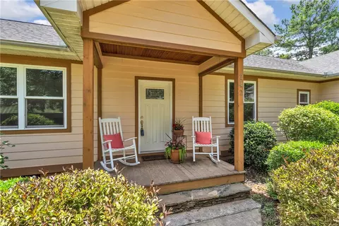 242 Hallmark Cir, Easley, SC 29640 photo 2