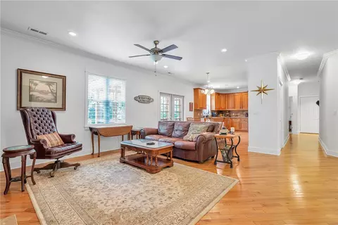 242 Hallmark Cir, Easley, SC 29640 photo 4