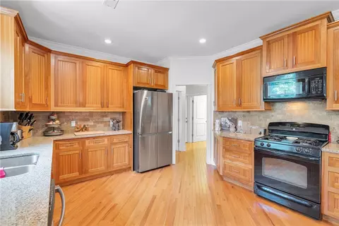 242 Hallmark Cir, Easley, SC 29640 photo 8