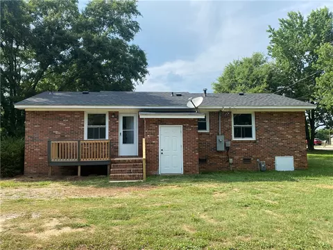 123 G St, Williamston, SC 29697 photo 3