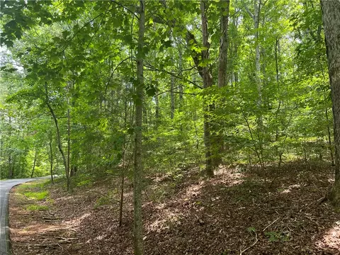 509 N Arrowhead Dr, Westminster, SC 29693