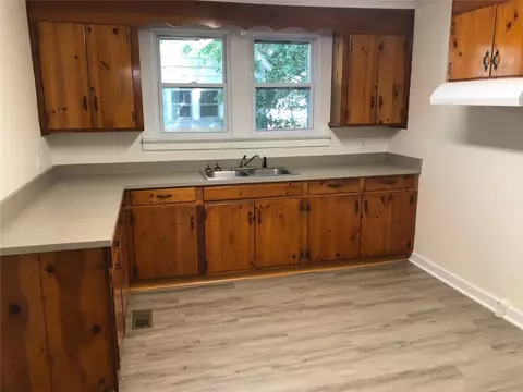 22 E Central St, Iva, SC 29655 photo 3