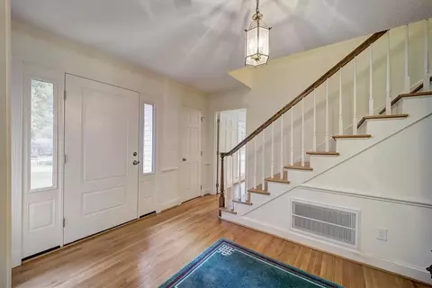 129 Paddock Dr, Greer, SC 29650 photo 2