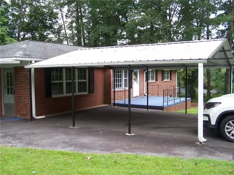 809 Leafy Ln, Seneca, SC 29672 photo 3