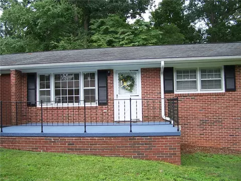 809 Leafy Ln, Seneca, SC 29672 photo 5