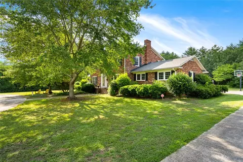 106 Sunset Dr, Honea Path, SC 29654 photo 2
