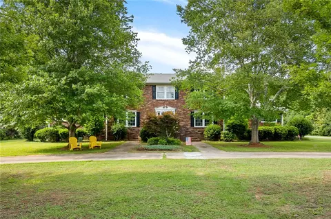 106 Sunset Dr, Honea Path, SC 29654 photo 1