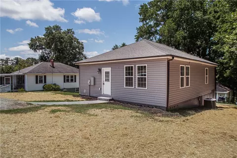 116 Cobb St, Easley, SC 29640 photo 5