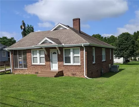104 Brock Ave, Honea Path, SC 29654 photo 1