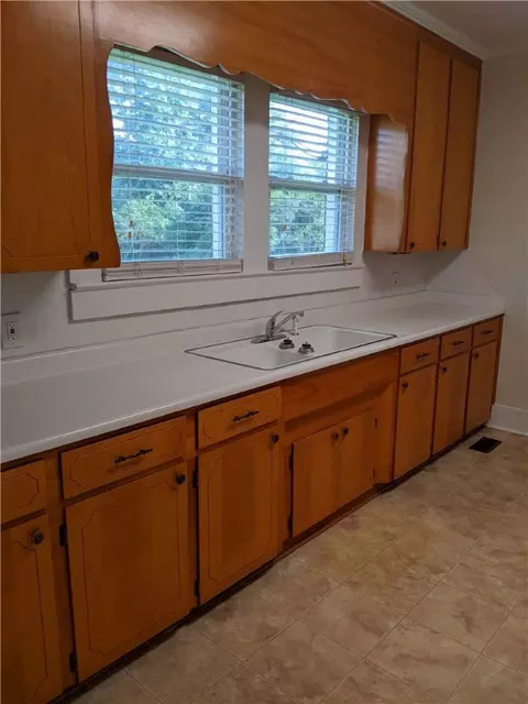 104 Brock Ave, Honea Path, SC 29654 photo 6