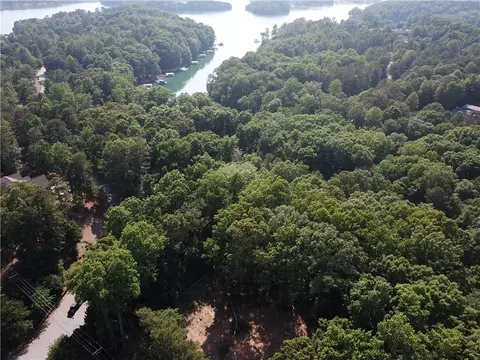 102 Pinnacle Pointe Dr, Seneca, SC 29672