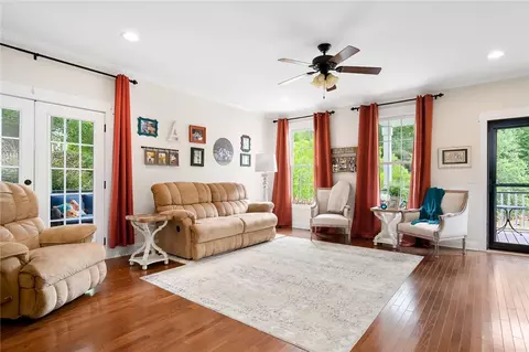 157 Old Compton St, Pendleton, SC 29670 photo 6