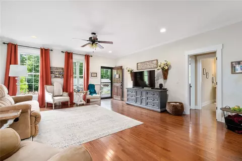 157 Old Compton St, Pendleton, SC 29670 photo 5