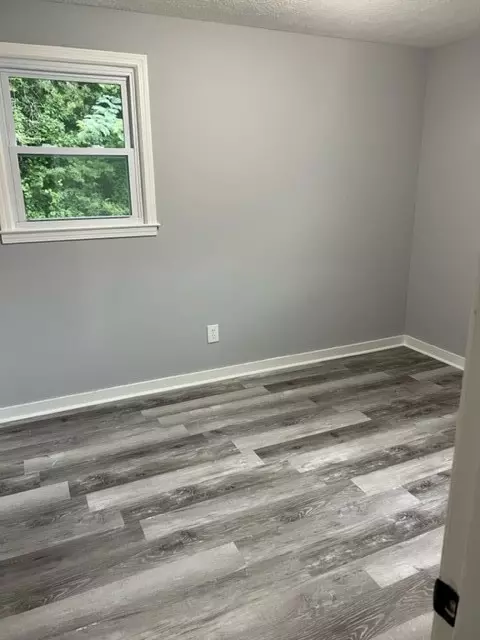 255 Hasting Cir, Easley, SC 29640 photo 9