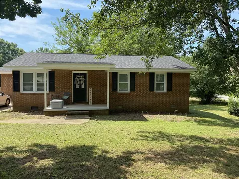 35 Randall St, Williamston, SC 29697 photo 1