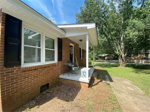 35 Randall St, Williamston, SC 29697 photo 2