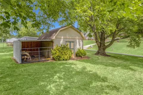 384 Blacksnake Rd, Pickens, SC 29671 photo 32