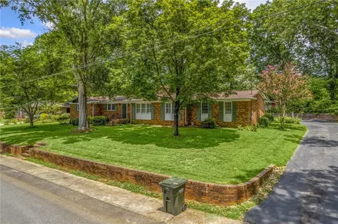 409 Stewart Dr, Easley, SC 29640 photo 2